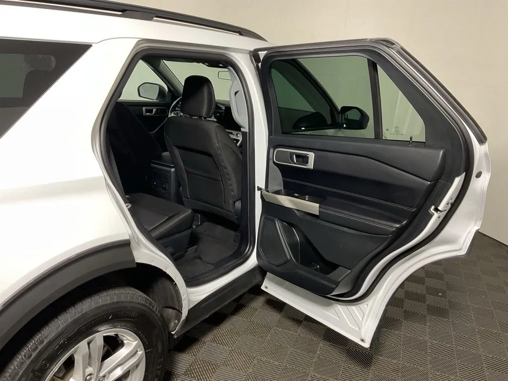 Ford Explorer photo 33