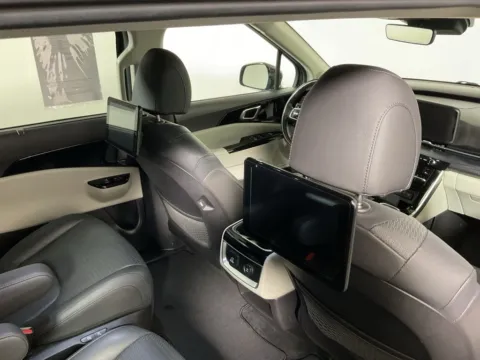 More photos of 2022 Kia Carnival SX Prestige at Don Wood Hyundai, OH