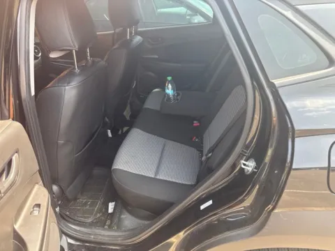 More photos of 2023 Hyundai Kona SE at Don Wood Hyundai, OH