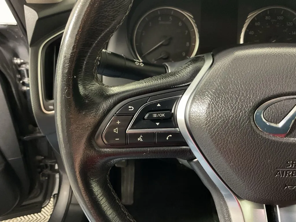 Infiniti Q50 photo 28