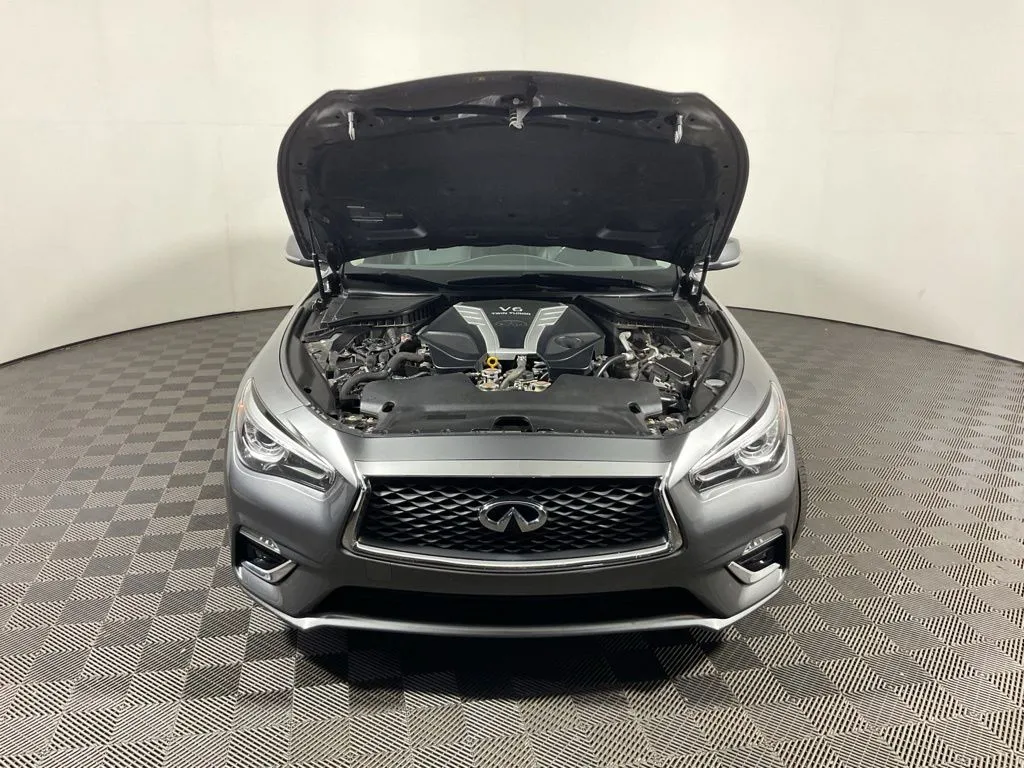 Infiniti Q50 photo 11