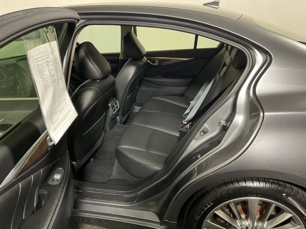 Infiniti Q50 photo 34