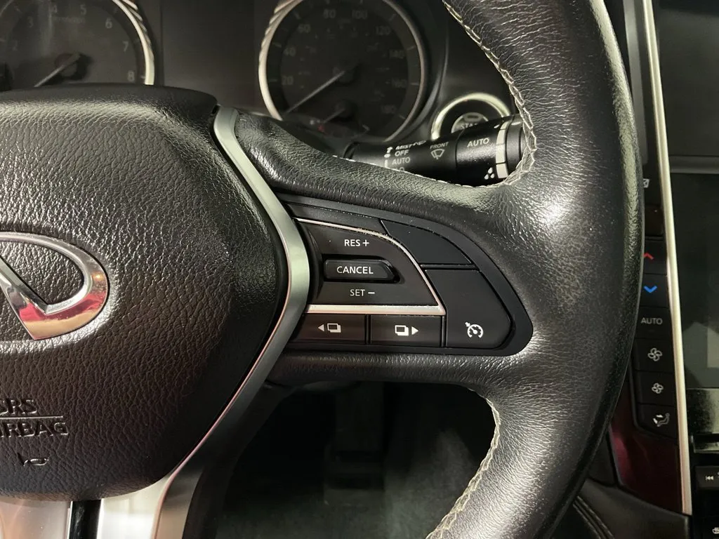 Infiniti Q50 photo 29