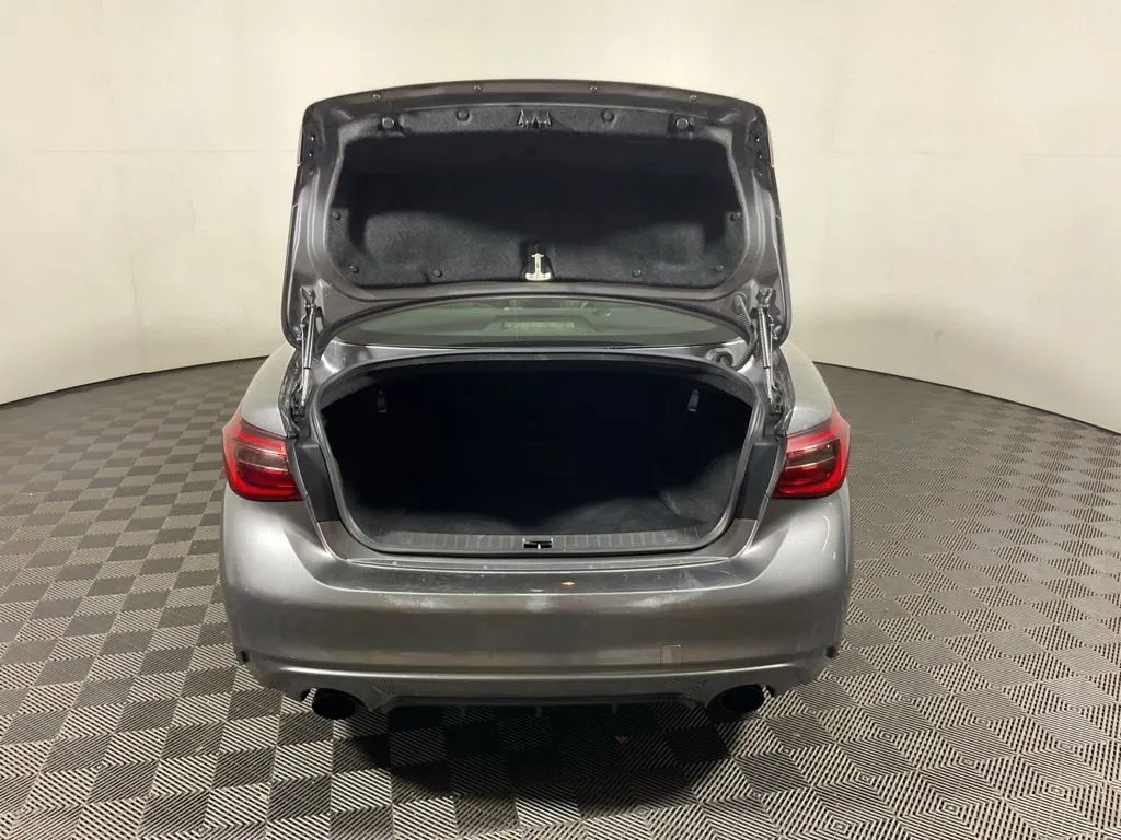 Infiniti Q50 photo 16