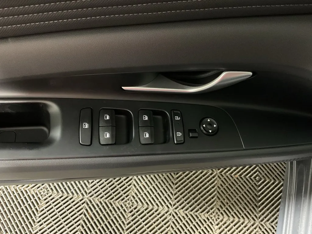 Hyundai Elantra photo 21