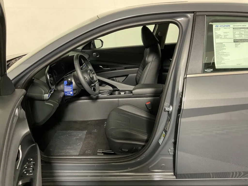 Hyundai Elantra photo 22
