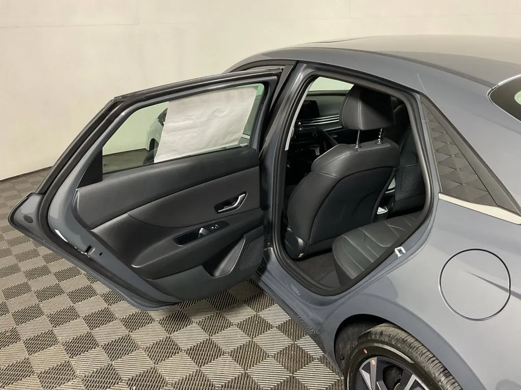 Hyundai Elantra photo 33