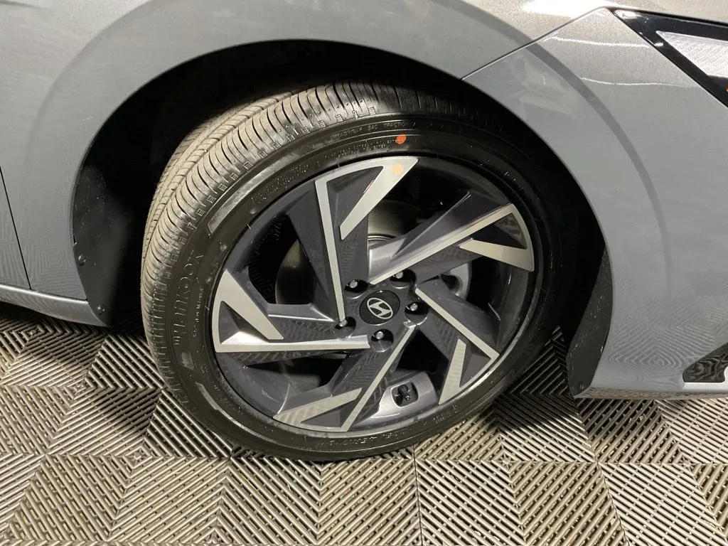 Hyundai Elantra photo 41