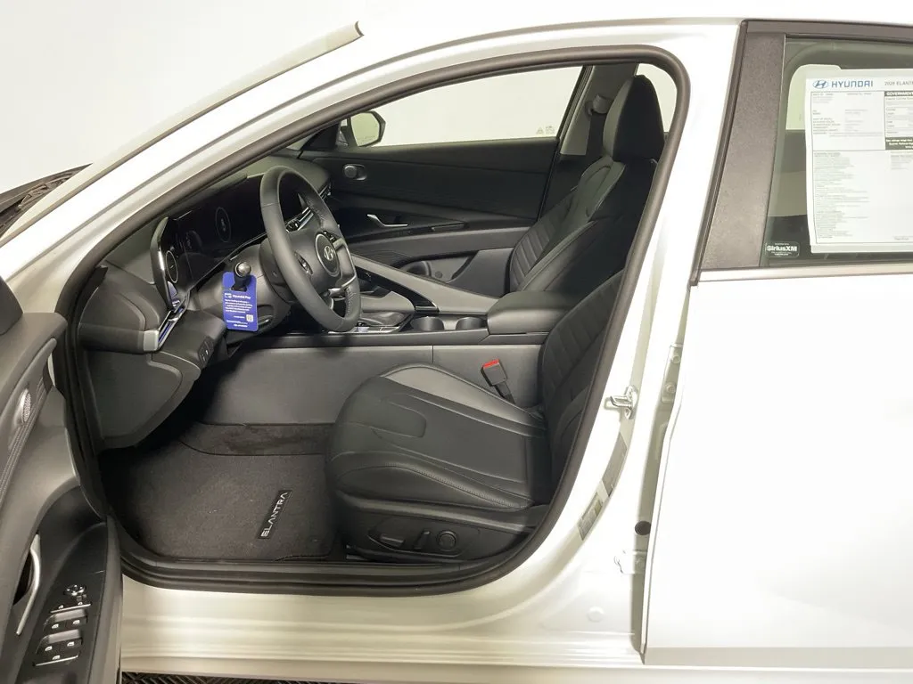 Hyundai Elantra photo 22