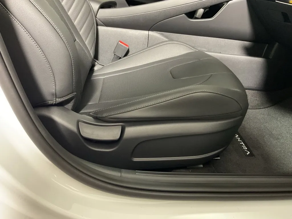Hyundai Elantra photo 39