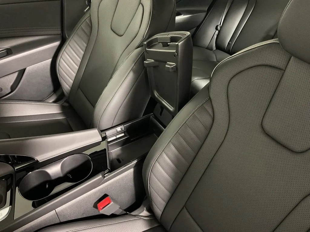 Hyundai Elantra photo 32