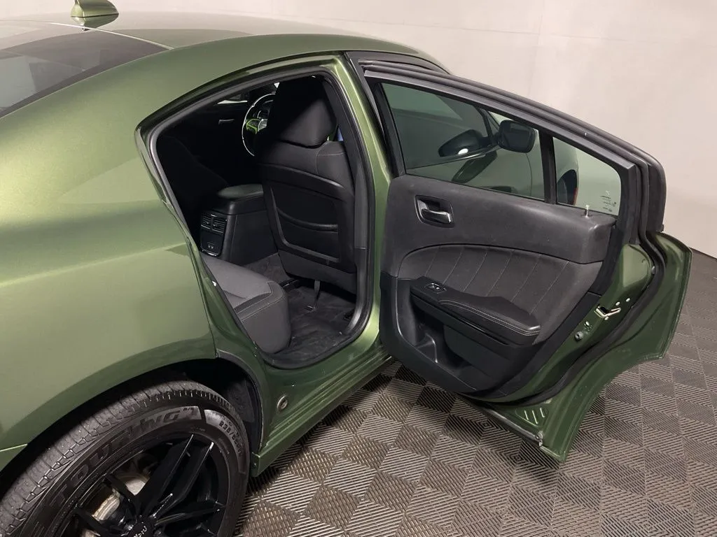 Dodge Charger photo 32