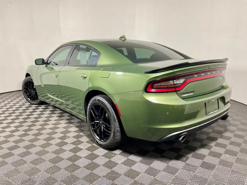Dodge Charger photo 9