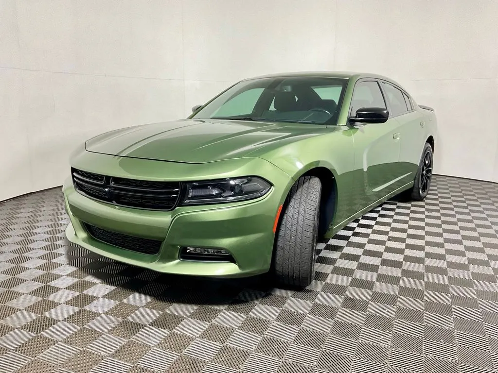 Dodge Charger photo 2