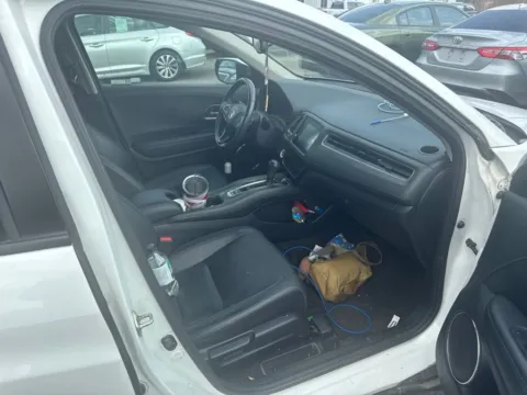 More photos of 2021 Honda HR-V EX-L at Don Wood Hyundai, OH