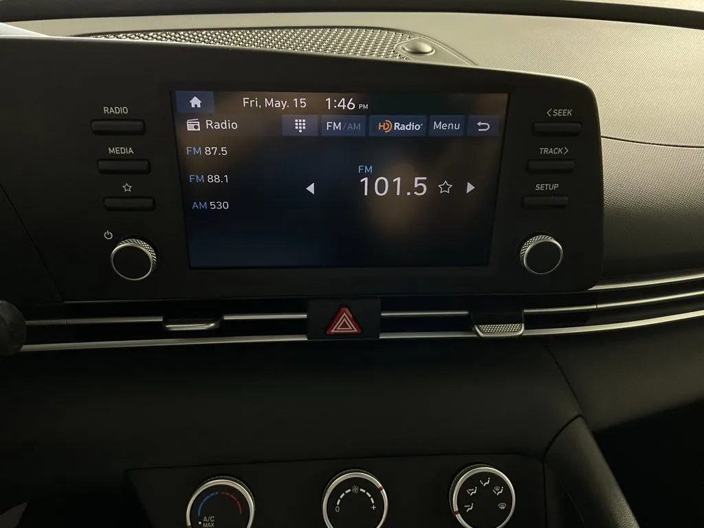 Hyundai Elantra photo 21