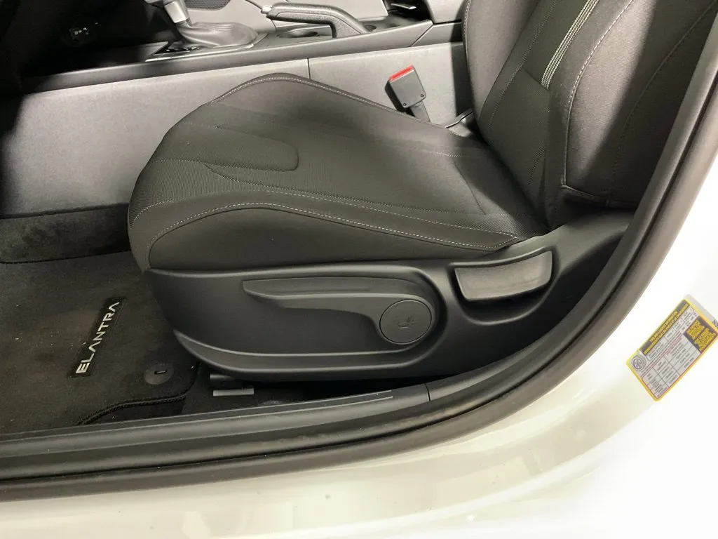 Hyundai Elantra photo 41