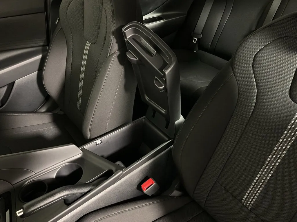 Hyundai Elantra photo 28