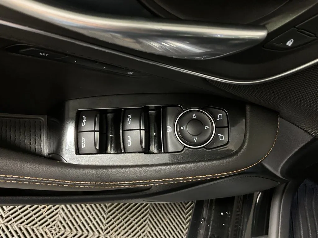 Cadillac CT5 photo 19