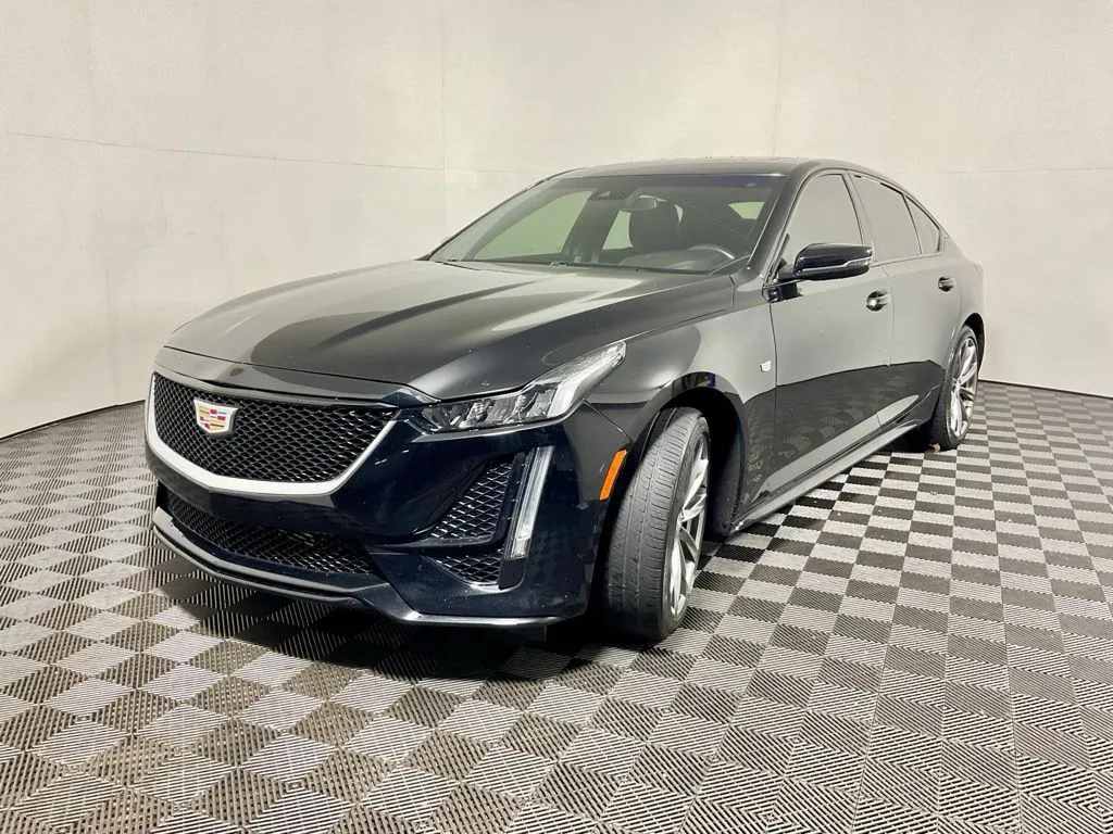 Cadillac CT5 photo 2