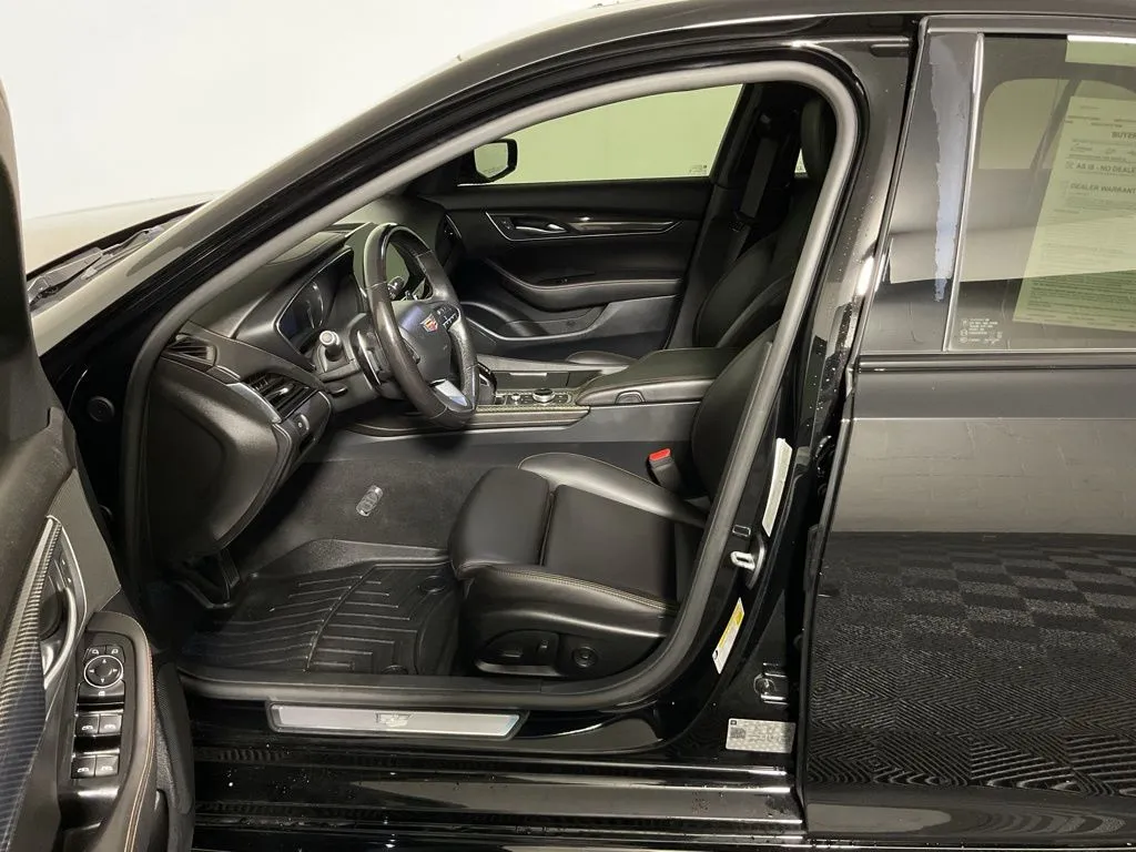 Cadillac CT5 photo 20