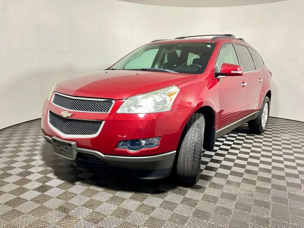 Chevrolet Traverse photo 2