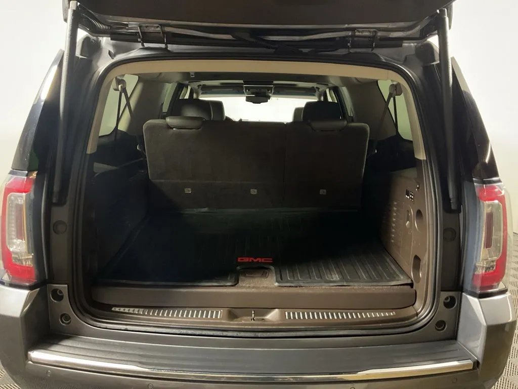 GMC Yukon XL photo 17
