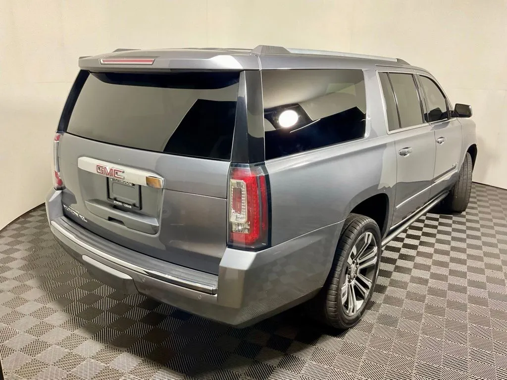 GMC Yukon XL photo 19