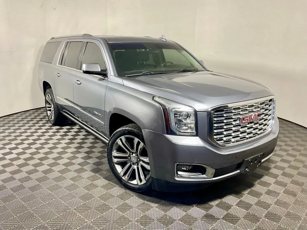 GMC Yukon XL photo 8