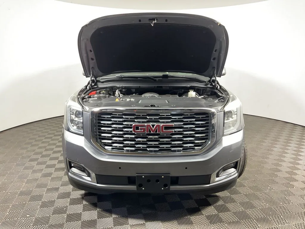 GMC Yukon XL photo 11