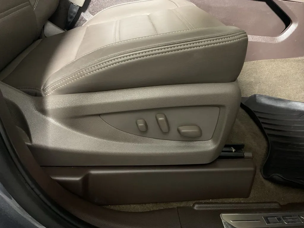 GMC Yukon XL photo 39