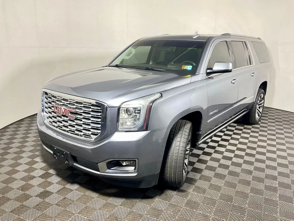 GMC Yukon XL photo 12