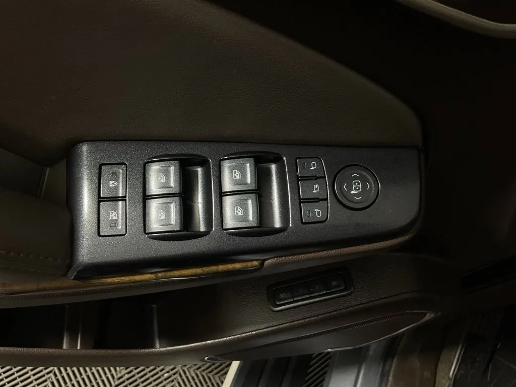 GMC Yukon XL photo 21