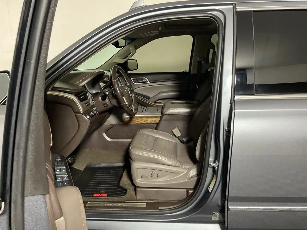 GMC Yukon XL photo 22