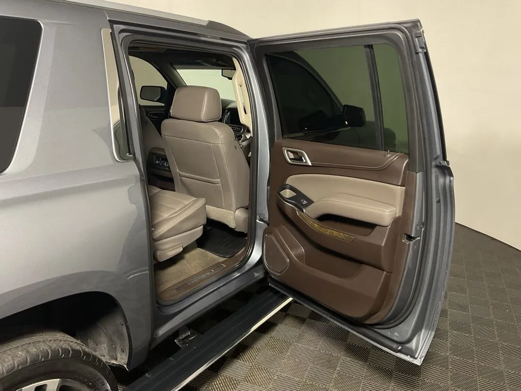 GMC Yukon XL photo 35