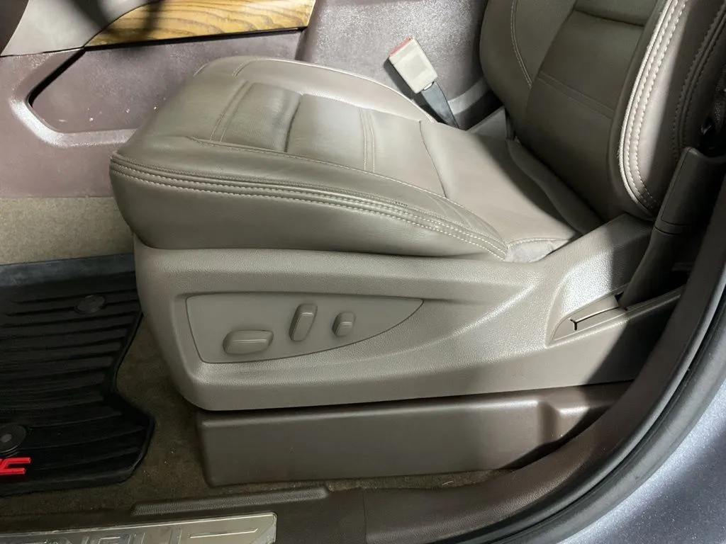 GMC Yukon XL photo 23