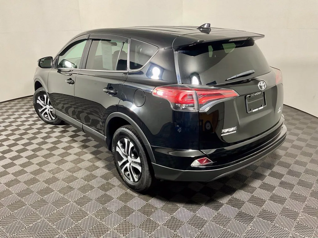Toyota RAV4 photo 11