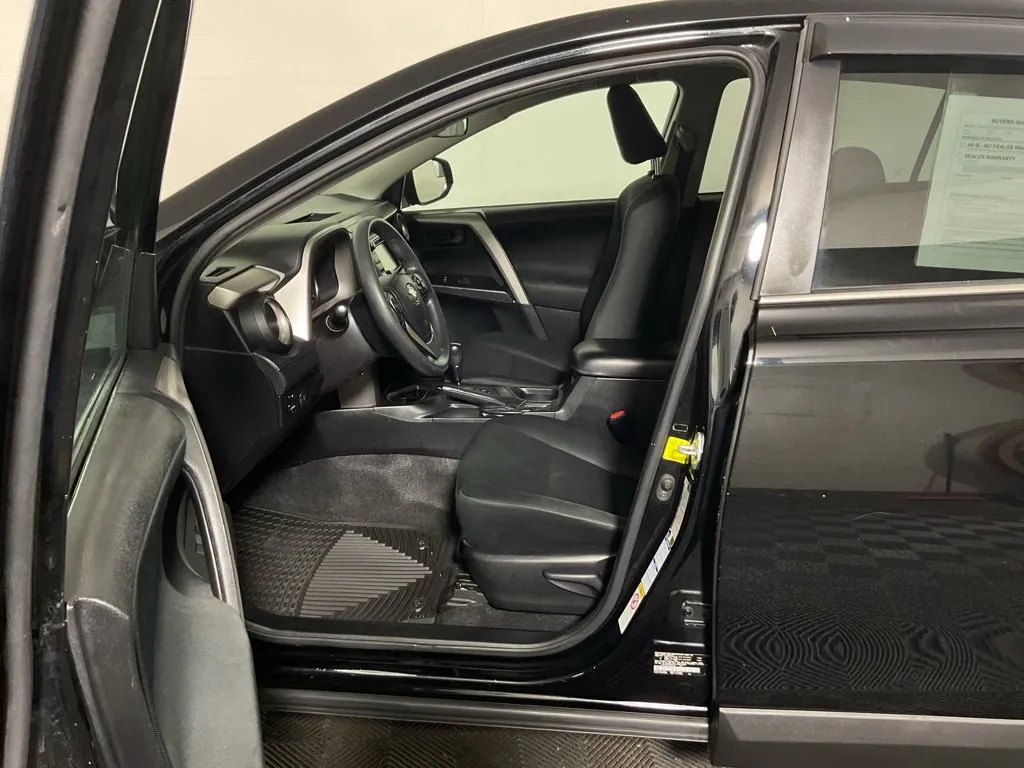 Toyota RAV4 photo 19