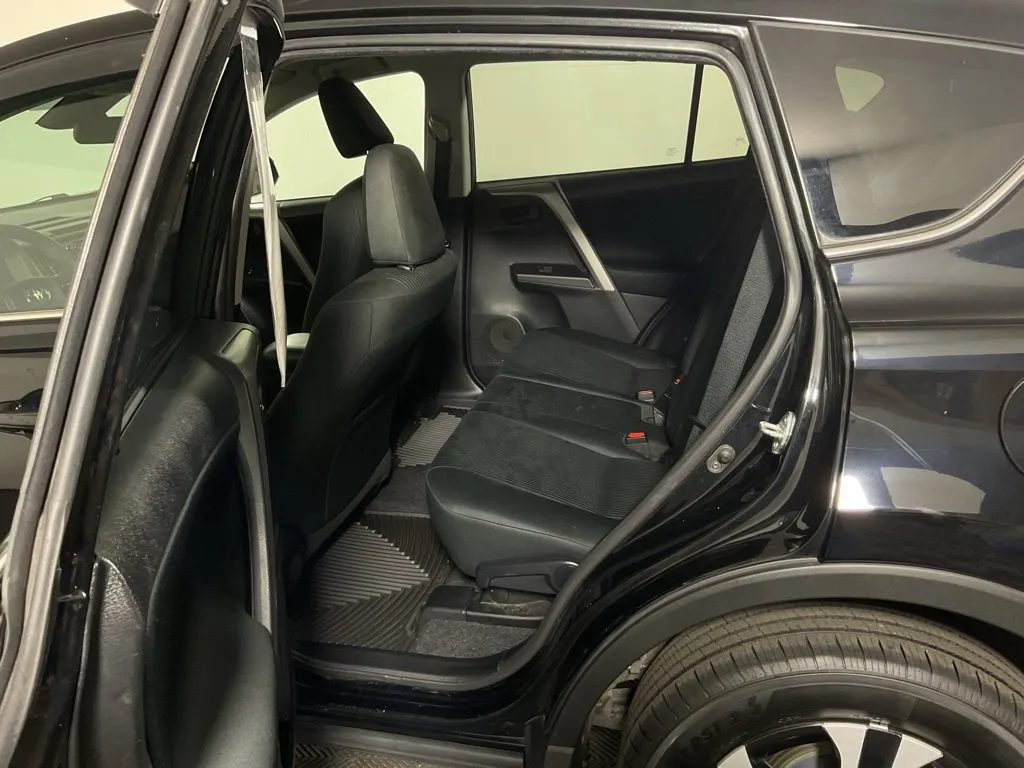 Toyota RAV4 photo 31