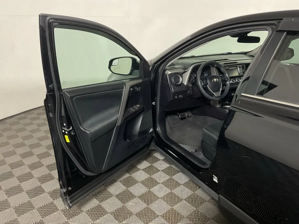 Toyota RAV4 photo 17