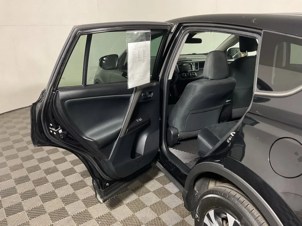 Toyota RAV4 photo 30