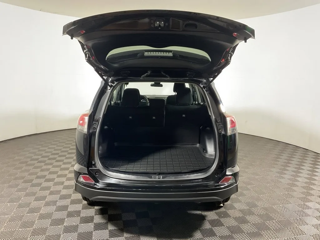Toyota RAV4 photo 13