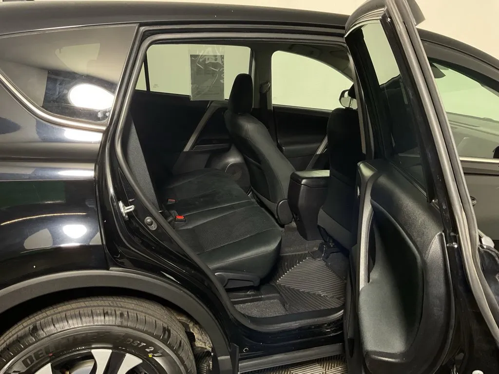 Toyota RAV4 photo 33