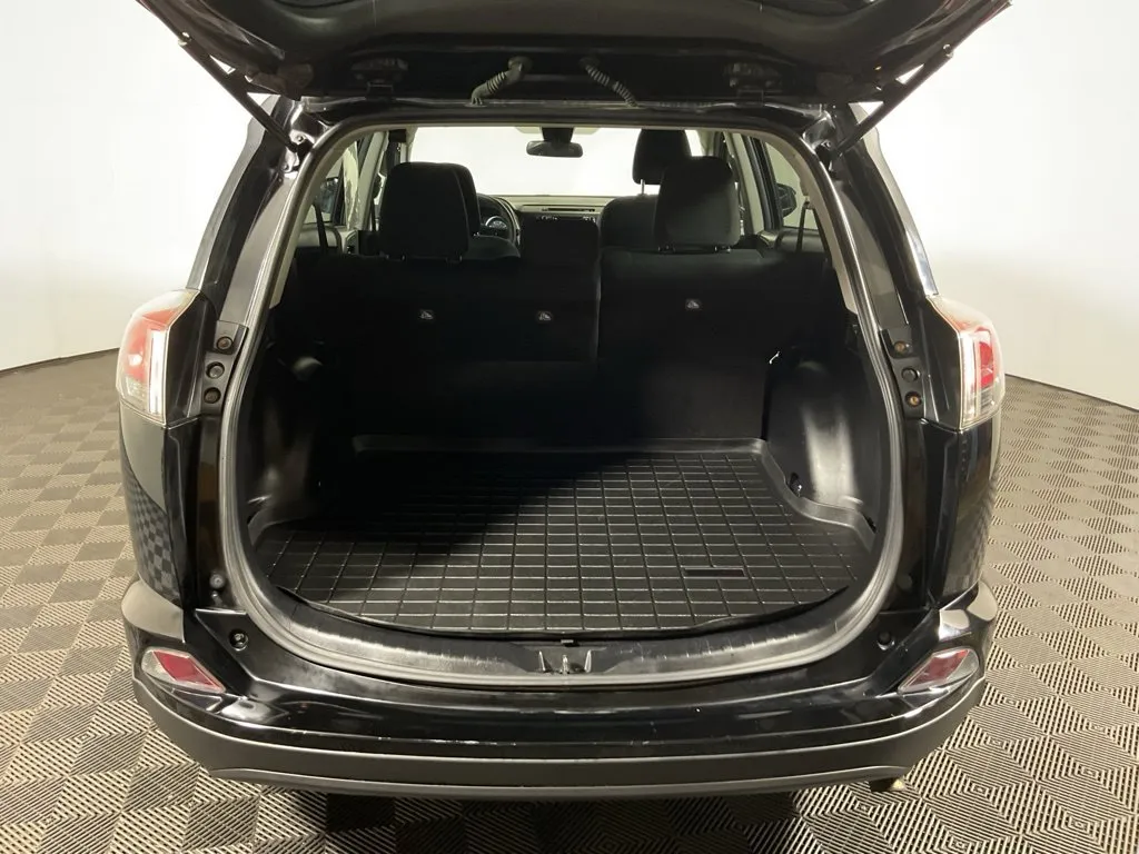 Toyota RAV4 photo 14