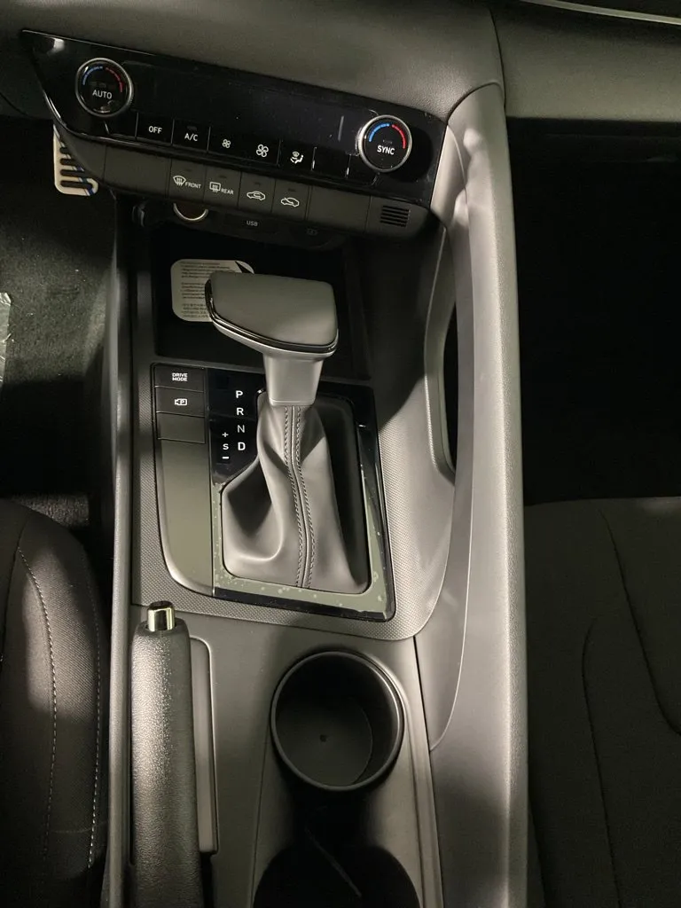 Hyundai Elantra photo 28