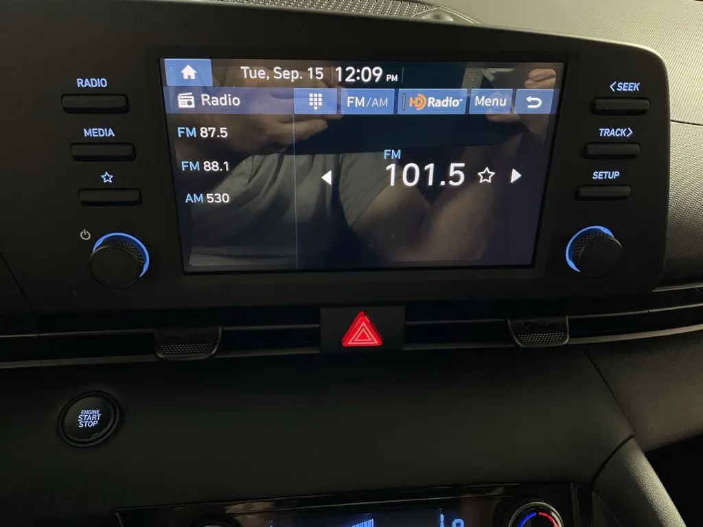 Hyundai Elantra photo 22