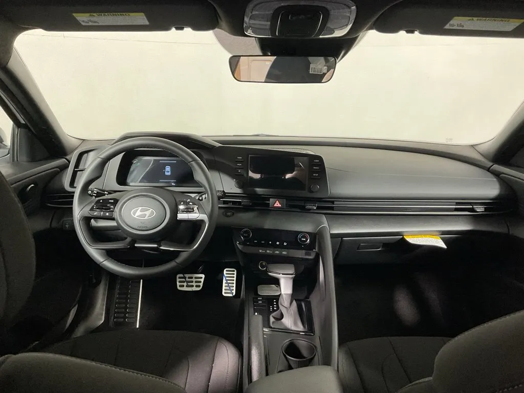 Hyundai Elantra photo 21