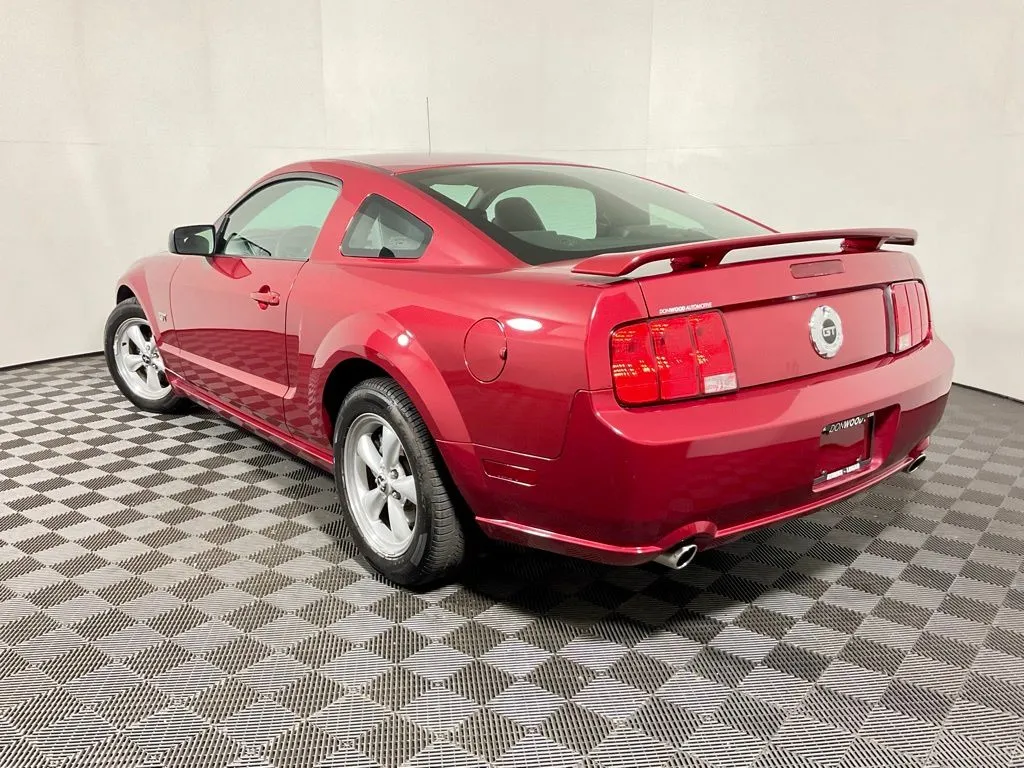 Ford Mustang photo 7