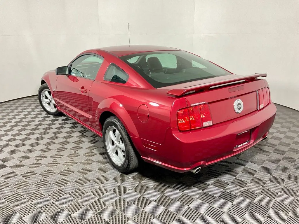 Ford Mustang photo 8