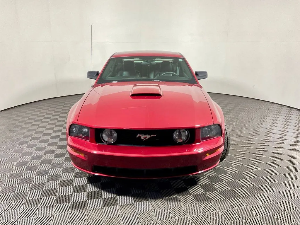 Ford Mustang photo 4